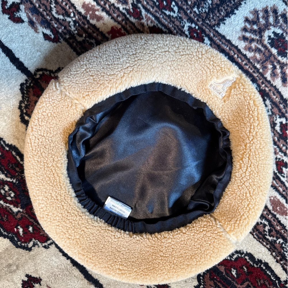 Kangol Plush Beret - Picture 2 of 3